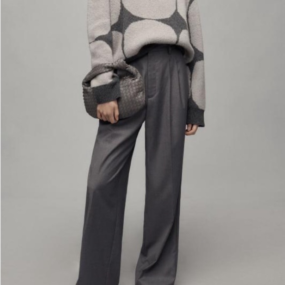 Anthropology grey pleated trousers. Medium.